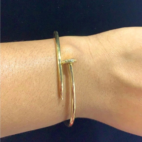 Jewelry - Genuine 14K Yellow Gold Nail Bangle